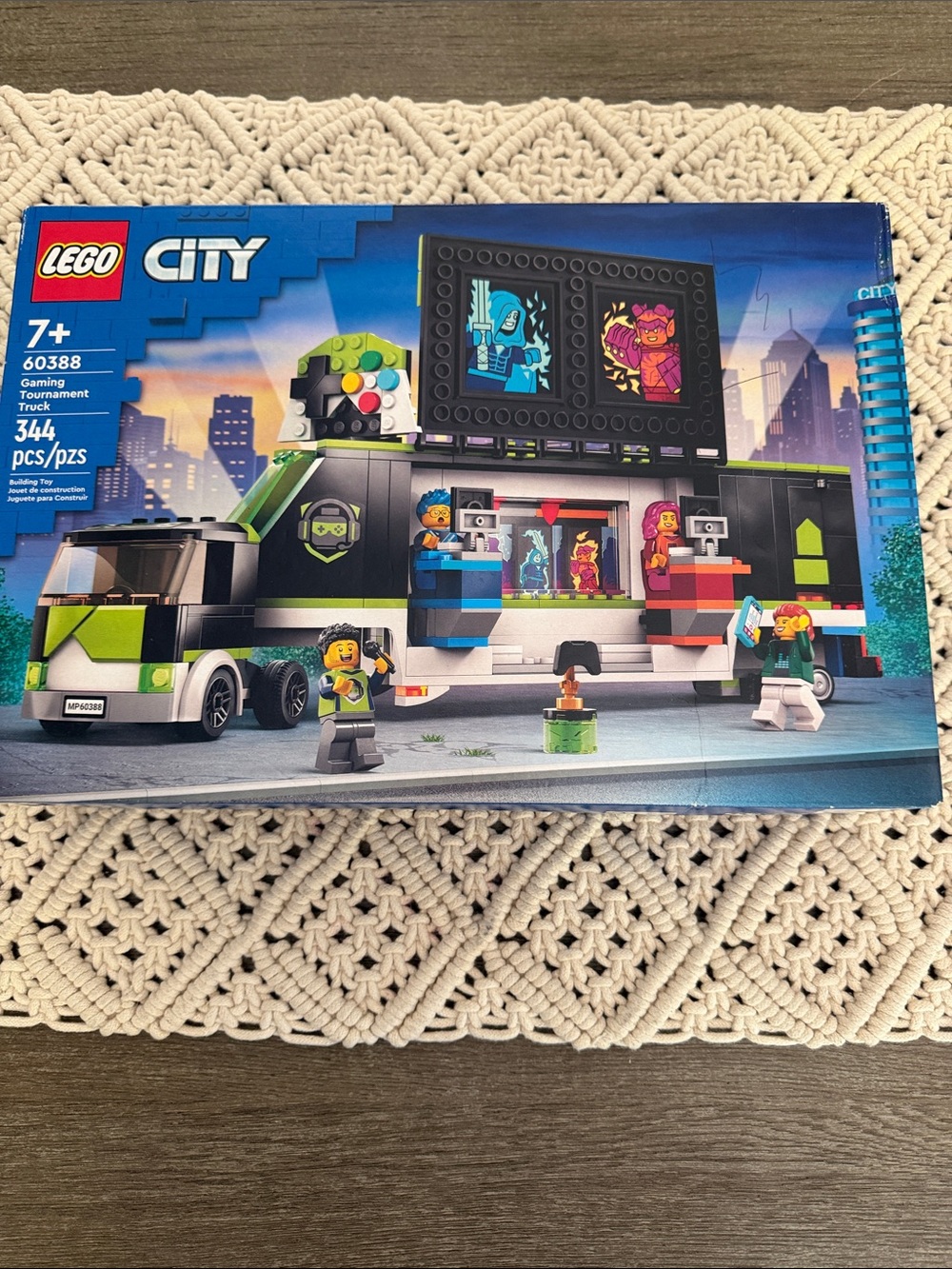 LEGO City Gaming Tournament Truck - Green, Black, Blue